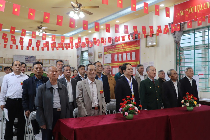 Xã Bất Bạt-TP Hà Nội: Cử tri nô nức đi bầu cử từ sớm- Ảnh 1.