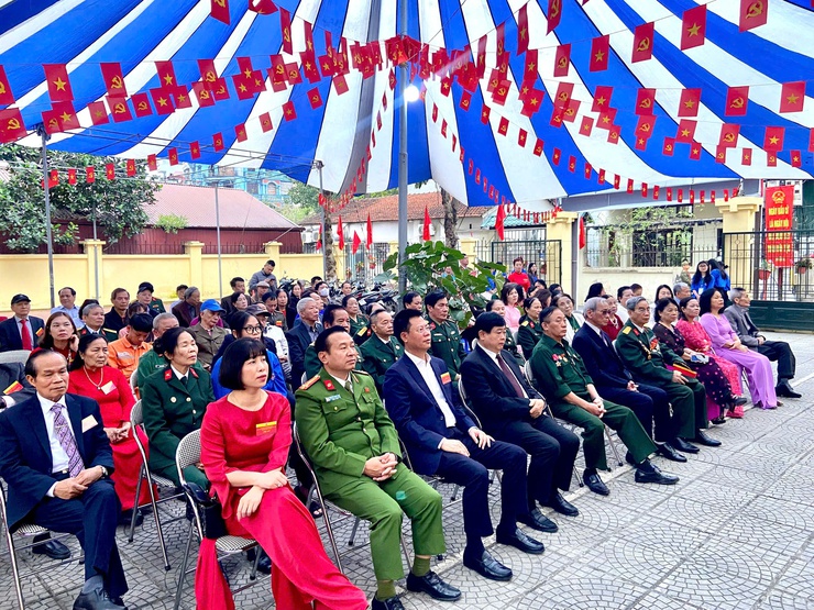 Phường Phú Thượng đồng loạt khai mạc bầu cử tại 16 khu vực bỏ phiếu – cử tri nô nức tham gia Ngày hội toàn dân- Ảnh 3.