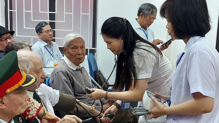 Những hình ảnh đẹp trong Ngày bầu cử tại phường Ngọc Hà- Ảnh 6.