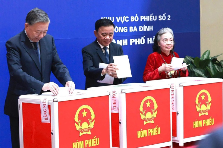 Tổng Bí thư Tô Lâm - Bí thư Quân ủy Trung Ương đã đến khu vực bỏ phiếu số 2, phường Ba Đình TP Hà Nội, bỏ phiếu bầu đại biểu Quốc hội khóa XVI và đại biểu HĐND các cấp nhiệm kỳ 2026-2031.- Ảnh 3.