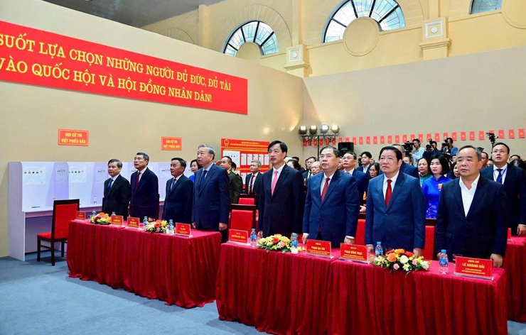 Tổng Bí thư Tô Lâm - Bí thư Quân ủy Trung Ương đã đến khu vực bỏ phiếu số 2, phường Ba Đình TP Hà Nội, bỏ phiếu bầu đại biểu Quốc hội khóa XVI và đại biểu HĐND các cấp nhiệm kỳ 2026-2031.- Ảnh 1.