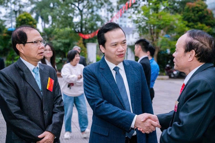 Cử tri phường Đông Ngạc phấn khởi, hăng hái đi bỏ phiếu bầu cử đại biểu Quốc hội khóa XVI và đại biểu HĐND các cấp nhiệm kỳ 2026 -2031.- Ảnh 1.