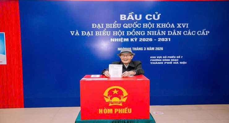 Cử tri phường Đông Ngạc phấn khởi, hăng hái đi bỏ phiếu bầu cử đại biểu Quốc hội khóa XVI và đại biểu HĐND các cấp nhiệm kỳ 2026 -2031.- Ảnh 5.