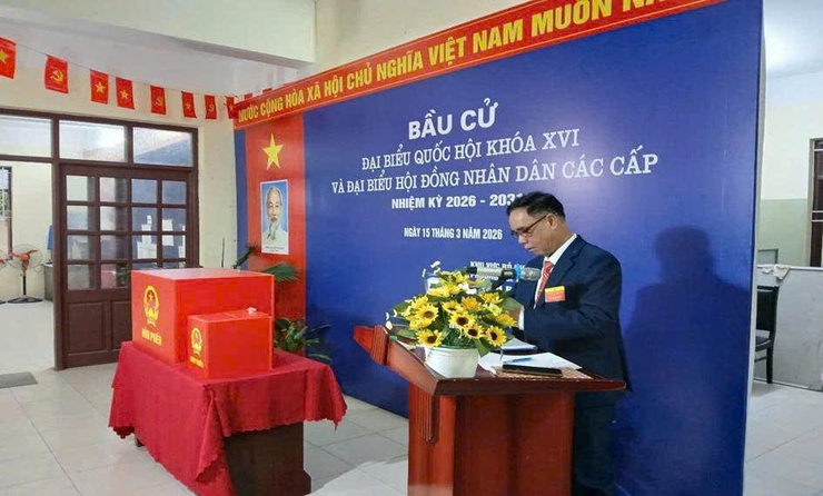 Cử tri phường Đông Ngạc phấn khởi, hăng hái đi bỏ phiếu bầu cử đại biểu Quốc hội khóa XVI và đại biểu HĐND các cấp nhiệm kỳ 2026 -2031.- Ảnh 13.