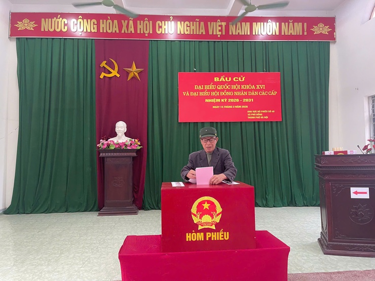 xã Phù Đổng rộn ràng Ngày hội bầu cử- Ảnh 7.