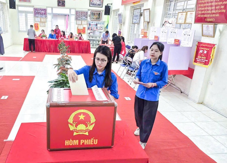 Tuổi trẻ xã Thượng Phúc phát huy vai trò trong ngày hội bầu cử- Ảnh 3.