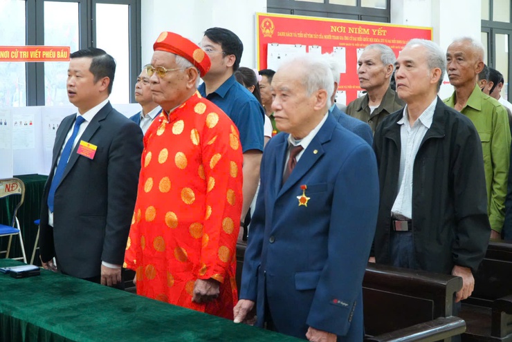 KHÔNG KHÍ KHAI MẠC BẦU CỬ ĐẠI BIỂU QUỐC HỘI KHÓA XVI VÀ ĐẠI BIỂU HĐND CÁC CẤP NHIỆM KỲ 2026 – 2031 TẠI CÁC KHU VỰC BỎ PHIẾU TRÊN ĐỊA BÀN XÃ DÂN HÒA- Ảnh 1.