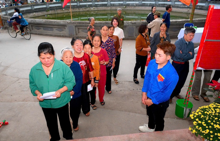 KHÔNG KHÍ KHAI MẠC BẦU CỬ ĐẠI BIỂU QUỐC HỘI KHÓA XVI VÀ ĐẠI BIỂU HĐND CÁC CẤP NHIỆM KỲ 2026 – 2031 TẠI CÁC KHU VỰC BỎ PHIẾU TRÊN ĐỊA BÀN XÃ DÂN HÒA- Ảnh 16.