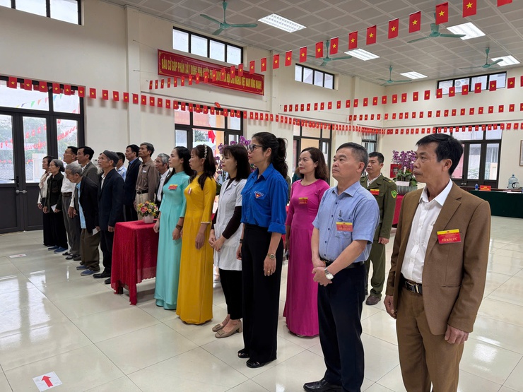 KHÔNG KHÍ KHAI MẠC BẦU CỬ ĐẠI BIỂU QUỐC HỘI KHÓA XVI VÀ ĐẠI BIỂU HĐND CÁC CẤP NHIỆM KỲ 2026 – 2031 TẠI CÁC KHU VỰC BỎ PHIẾU TRÊN ĐỊA BÀN XÃ DÂN HÒA- Ảnh 6.