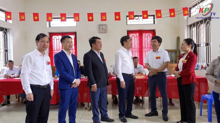 Lãnh đạo xã Kiều Phú kiểm tra, động viên các tổ bầu cử và chung vui với cử tri trong ngày hội toàn dân- Ảnh 15.