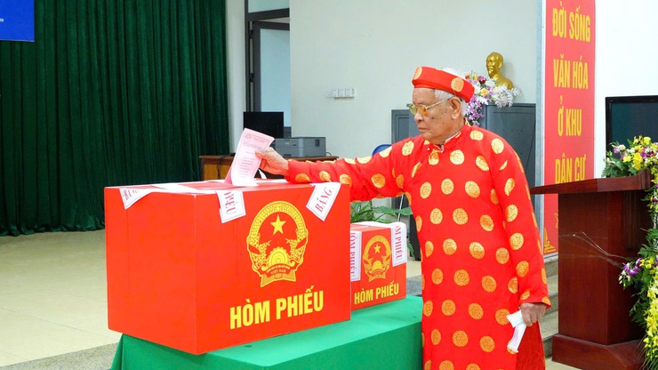 KHÔNG KHÍ KHAI MẠC BẦU CỬ ĐẠI BIỂU QUỐC HỘI KHÓA XVI VÀ ĐẠI BIỂU HĐND CÁC CẤP NHIỆM KỲ 2026 – 2031 TẠI CÁC KHU VỰC BỎ PHIẾU TRÊN ĐỊA BÀN XÃ DÂN HÒA- Ảnh 12.