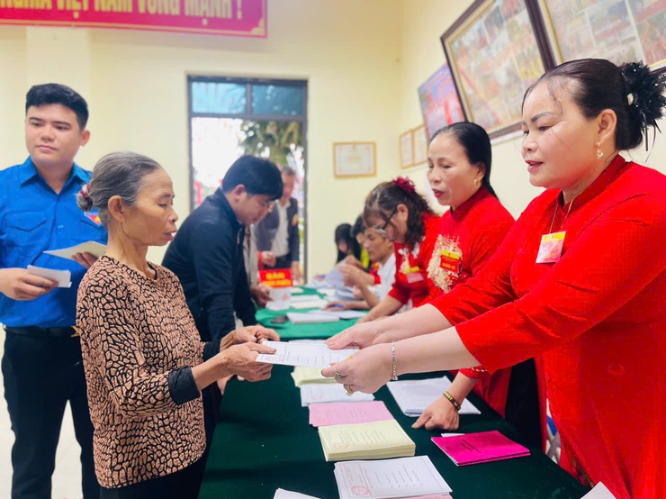 Cử tri Hương Sơn nô nức tham gia Ngày hội toàn dân đi bầu cử- Ảnh 13.