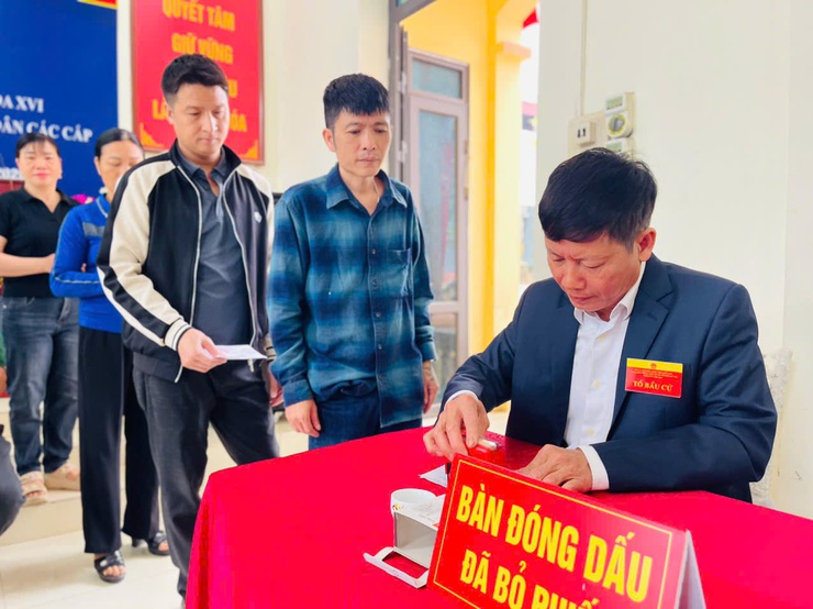 Cử tri Hương Sơn nô nức tham gia Ngày hội toàn dân đi bầu cử- Ảnh 14.