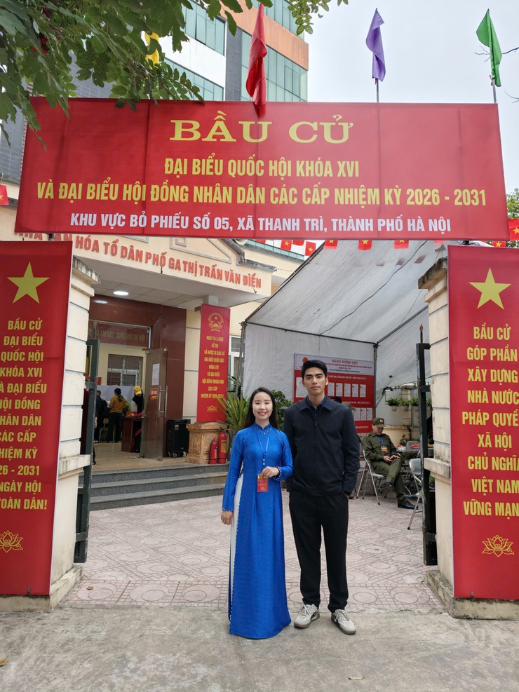 TUỔI TRẺ THANH TRÌ TÍCH CỰC HỖ TRỢ TẠI CÁC ĐIỂM BỎ PHIẾU – CHUNG TAY CHO NGÀY HỘI TOÀN DÂN- Ảnh 9.