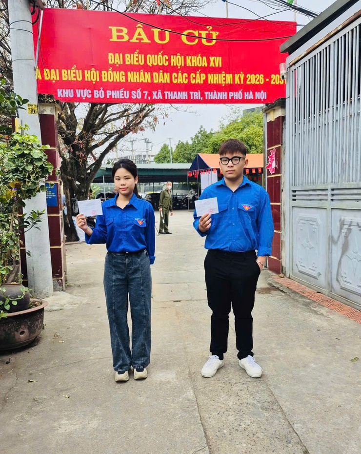 TUỔI TRẺ THANH TRÌ TÍCH CỰC HỖ TRỢ TẠI CÁC ĐIỂM BỎ PHIẾU – CHUNG TAY CHO NGÀY HỘI TOÀN DÂN- Ảnh 12.