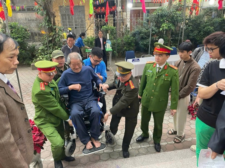 Những hình ảnh đẹp của phường Đông Ngạc trong Ngày hội toàn dân đi bầu cử- Ảnh 3.