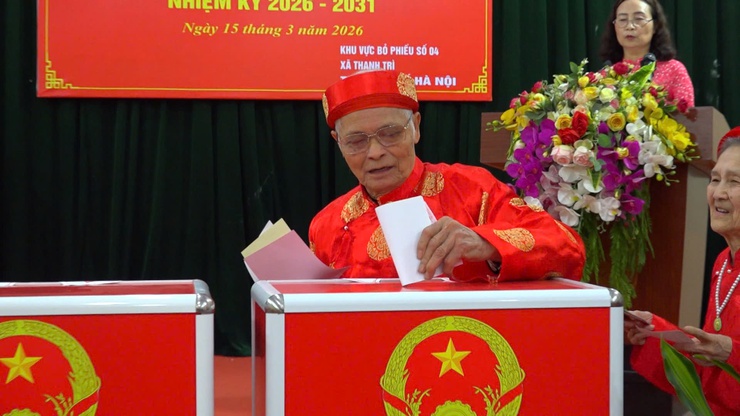 Không khí tại khu vực bỏ phiếu số 4, xã Thanh Trì rộn ràng trong ngày bầu cử- Ảnh 5.