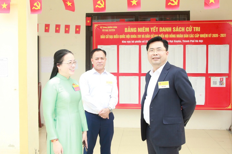   Chủ tịch Hội Nông dân thành phố Hà Nội kiểm tra công tác bầu cử tại xã Đại Xuyên- Ảnh 1.