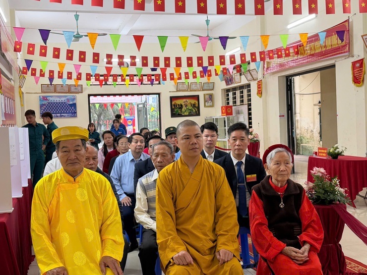  ĐỒNG CHÍ HOÀNG QUỐC ĐẠT – PHÓ BÍ THƯ THƯỜNG TRỰC ĐẢNG ỦY DỰ KHAI MẠC VÀ BỎ PHIẾU TẠI THÔN TRI LỄ 2 - Ảnh 2.