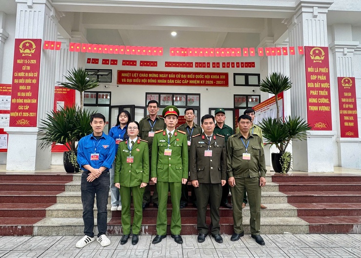 TĂNG CƯỜNG BẢO ĐẢM AN NINH TRẬT TỰ TRONG NGÀY BẦU CỬ TẠI XÃ BÌNH MINH- Ảnh 3.