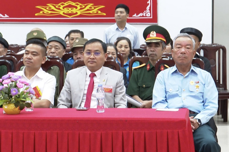  KHAI MẠC BỎ PHIẾU TẠI KHU VỰC BỎ PHIẾU SỐ 24, THÔN VẠN ĐIỂM- Ảnh 1.