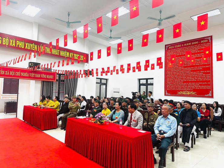  KHAI MẠC BỎ PHIẾU TẠI KHU VỰC BỎ PHIẾU SỐ 24, THÔN VẠN ĐIỂM- Ảnh 2.