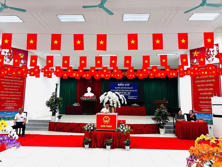  KHAI MẠC BỎ PHIẾU TẠI KHU VỰC BỎ PHIẾU SỐ 24, THÔN VẠN ĐIỂM- Ảnh 5.