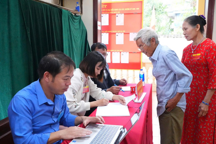 TÍNH ĐẾN 14 GIỜ 30 PHÚT CHIỀU 15/3 
XÃ DÂN HOÀ TỶ LỆ CỬ TRI ĐI BẦU CỬ ĐẠT TRÊN 94%- Ảnh 10.