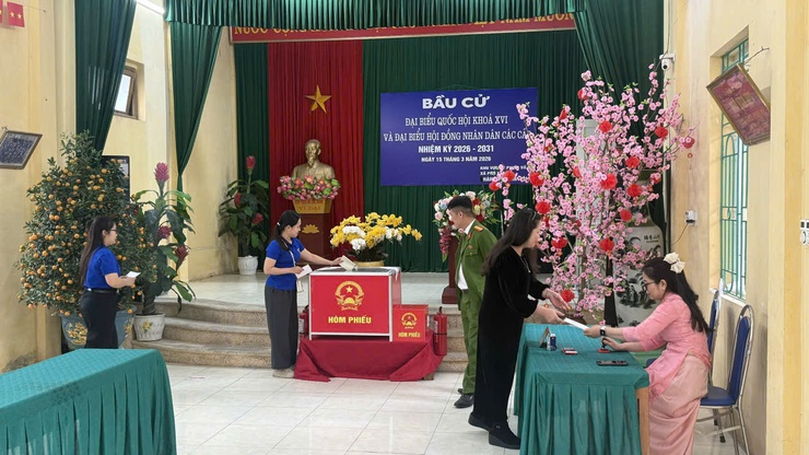 Đồng chí Chủ tịch Ủy ban Mặt trận tổ quốc xã Phú Xuyên dự lễ khai mạc bầu cử tại thôn Phú Mỹ- Ảnh 7.