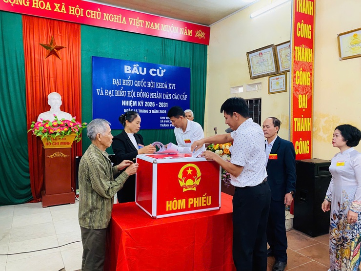 Lễ khai mạc bầu cử Đại biểu Quốc hội khóa XVI và đại biểu HĐND các cấp, nhiệm kỳ 2026-2031 tại thôn Tri Lễ.- Ảnh 4.
