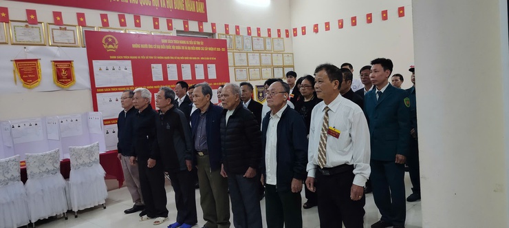 Phát huy truyền thống quê hương Hai Bà Trưng, xã Hát Môn hoàn thành sớm việc bỏ phiếu bầu- Ảnh 1.