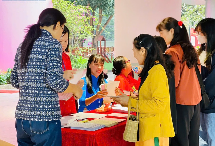 Cử tri phường Nghĩa Đô tưng bừng trong ngày hội non sông- Ảnh 5.