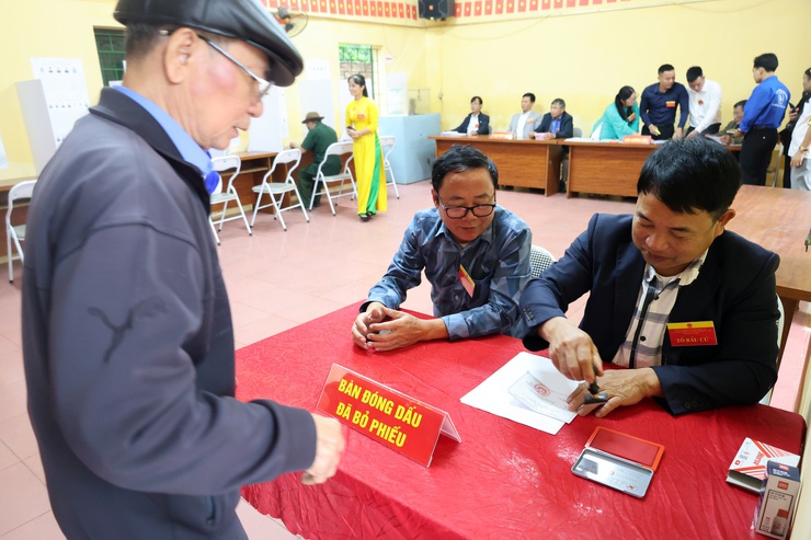 Nguyên tắc xác định người trúng cử đại biểu Quốc hội và Hội đồng nhân dân các cấp

- Ảnh 1.