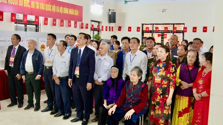 KHAI MẠC BẦU CỬ TẠI 51 KHU VỰC BỎ PHIẾU BẦU CỬ ĐẠI BIỂU QUỐC HỘI VÀ ĐẠI BIỂU HĐND CÁC CẤP NHIỆM KỲ 2026-2031 TRÊN ĐỊA BÀN XÃ THƯ LÂM- Ảnh 14.