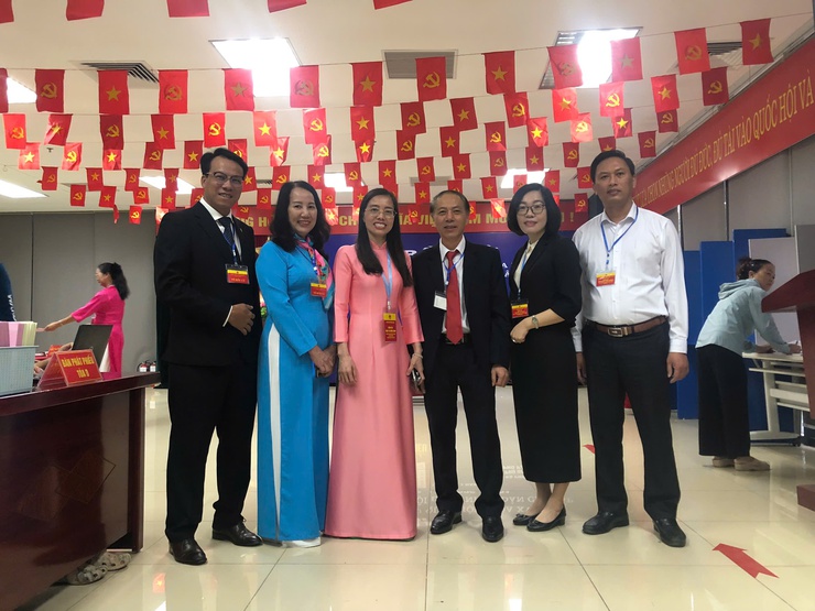 Phường Phú Diễn: Bầu cử diễn ra an toàn, thành công, cử tri đi bỏ phiếu đạt tỷ lệ&nbsp;98,62%- Ảnh 2.