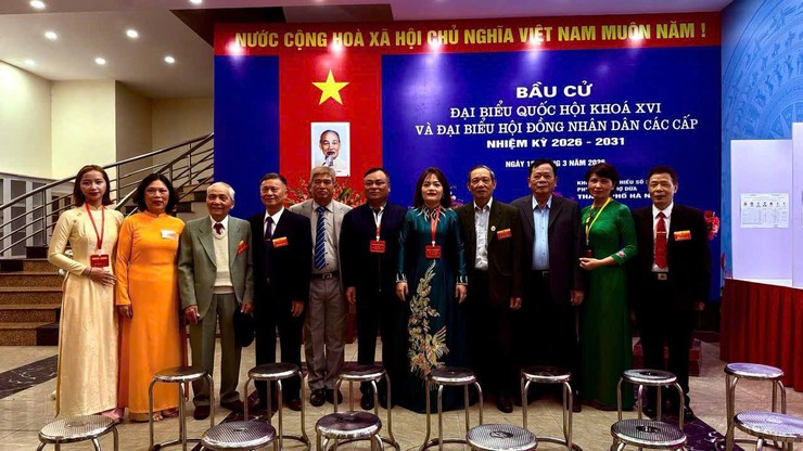 Cử tri Phường Ô Chợ Dừa tích cực tham gia ngày bầu cử- Ảnh 9.