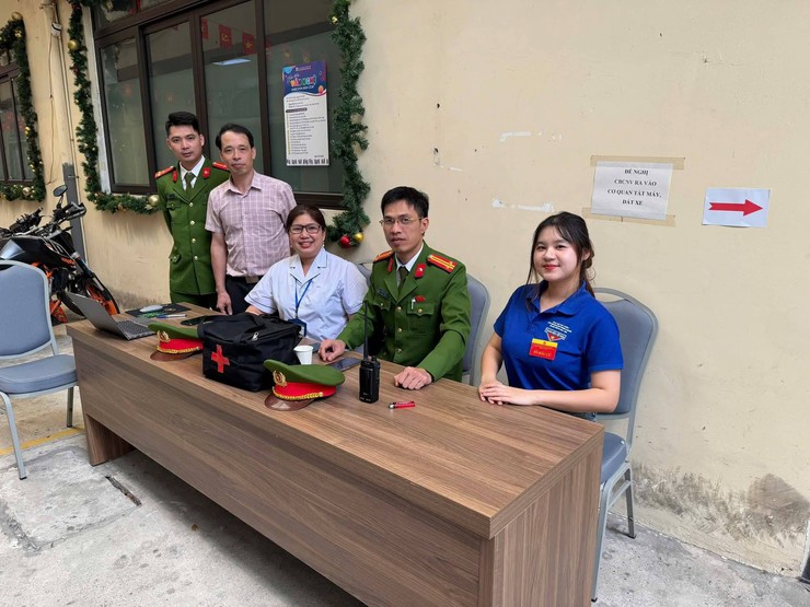 Tuổi trẻ Ô Chợ Dừa tích cực hỗ trợ Đại biểu Quốc hội khóa XVI và Đại biểu HĐND các cấp nhiệm kỳ 2026 - 2031- Ảnh 1.