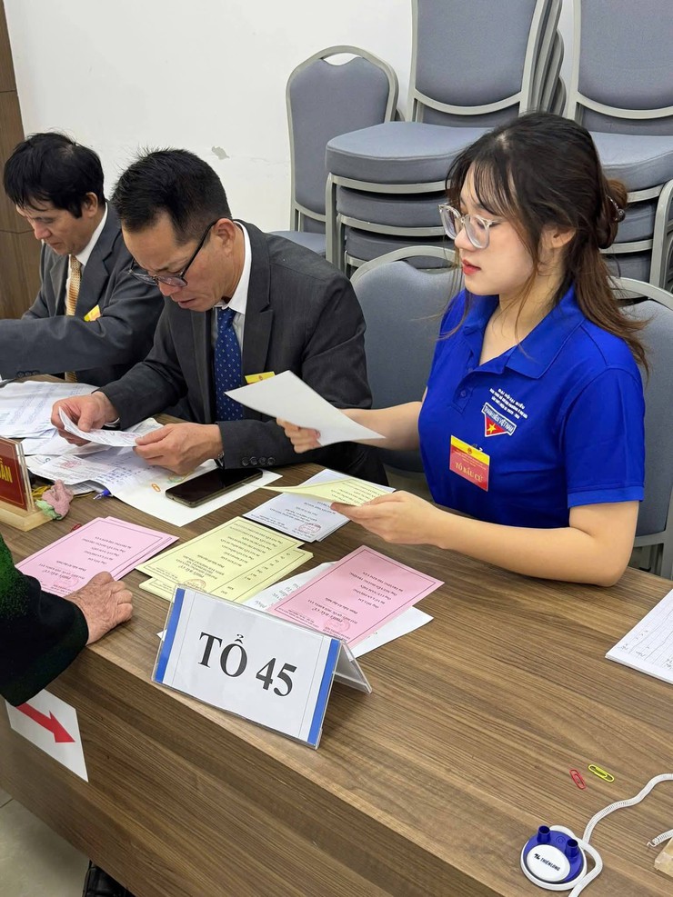 Tuổi trẻ Ô Chợ Dừa tích cực hỗ trợ Đại biểu Quốc hội khóa XVI và Đại biểu HĐND các cấp nhiệm kỳ 2026 - 2031- Ảnh 4.