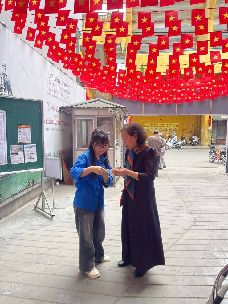 Tuổi trẻ Ô Chợ Dừa tích cực hỗ trợ Đại biểu Quốc hội khóa XVI và Đại biểu HĐND các cấp nhiệm kỳ 2026 - 2031- Ảnh 7.