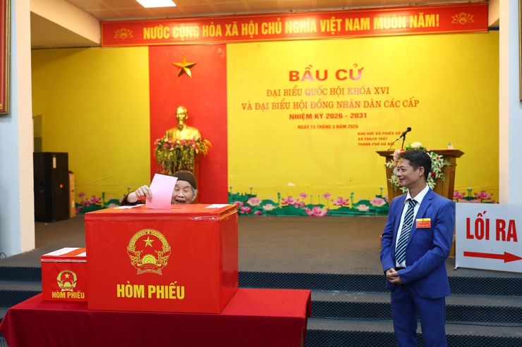 CỬ TRI XÃ THẠCH THẤT NÔ NỨC ĐI BỎ PHIẾU TRONG NGÀY HỘI LỚN CỦA ĐẤT NƯỚC- Ảnh 4.