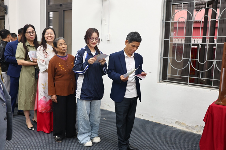 Cử tri trẻ xã Thạch Thất rạng rỡ thực hiện quyền công dân- Ảnh 8.