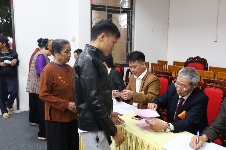 CỬ TRI XÃ THẠCH THẤT NÔ NỨC ĐI BỎ PHIẾU TRONG NGÀY HỘI LỚN CỦA ĐẤT NƯỚC- Ảnh 9.