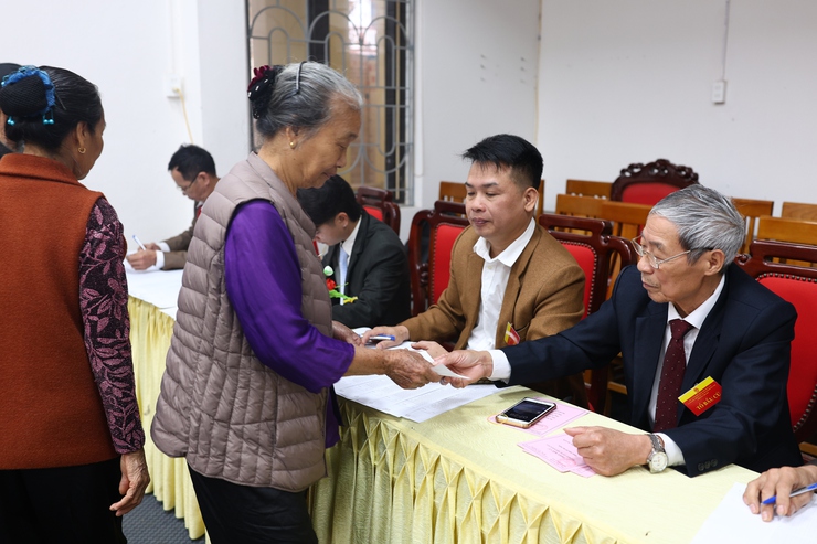 CỬ TRI XÃ THẠCH THẤT NÔ NỨC ĐI BỎ PHIẾU TRONG NGÀY HỘI LỚN CỦA ĐẤT NƯỚC- Ảnh 3.