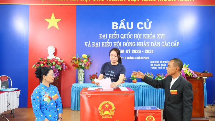 CỬ TRI XÃ THẠCH THẤT NÔ NỨC ĐI BỎ PHIẾU TRONG NGÀY HỘI LỚN CỦA ĐẤT NƯỚC- Ảnh 7.