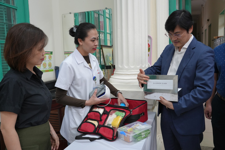 Giám đốc Sở Y tế Hà Nội kiểm tra công tác chuẩn bị bầu cử tại phường Hoàn Kiếm, Cửa Nam- Ảnh 3.