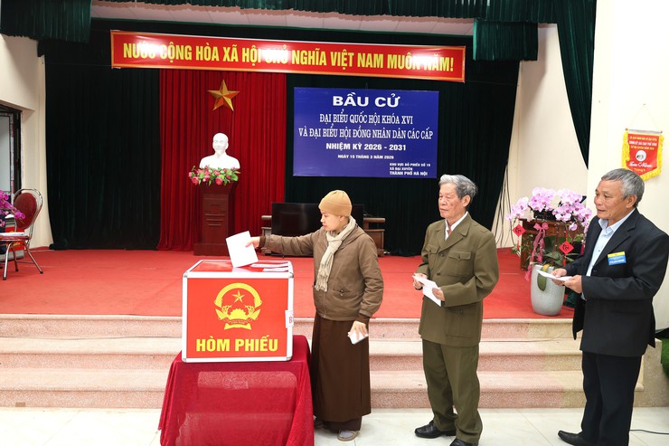 Cử tri xã Đại Xuyên nô nức tham gia bỏ phiếu trong Ngày hội non sông- Ảnh 2.