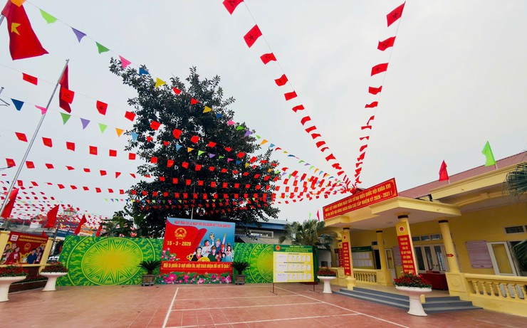 Xã Hương Sơn thực hiện "mục tiêu kép", sẵn sàng cho ngày hội toàn dân đi bầu cử- Ảnh 3.