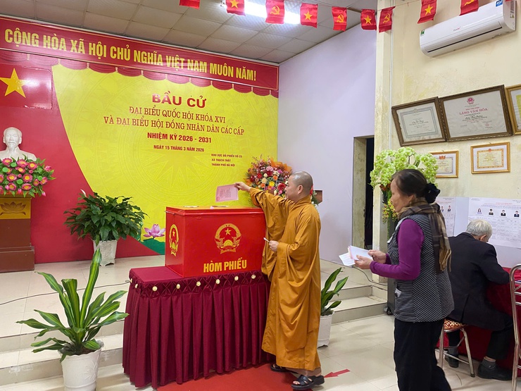 CỬ TRI XÃ THẠCH THẤT NÔ NỨC ĐI BỎ PHIẾU TRONG NGÀY HỘI LỚN CỦA ĐẤT NƯỚC- Ảnh 11.