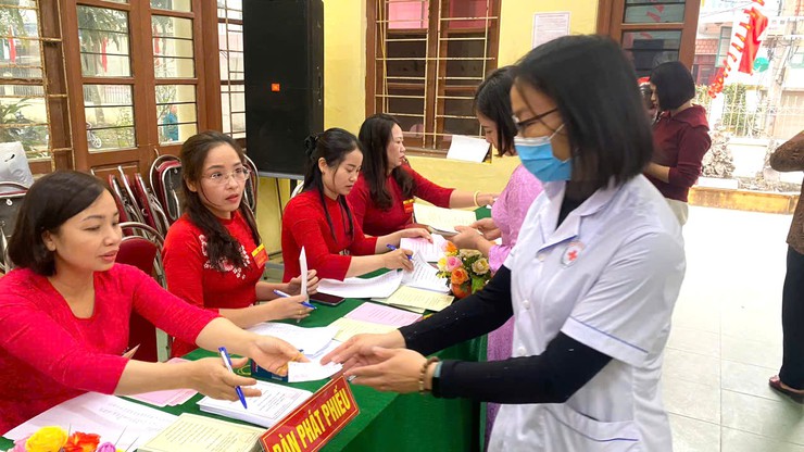 Cử tri xã Đại Xuyên nô nức tham gia bỏ phiếu trong Ngày hội non sông- Ảnh 4.