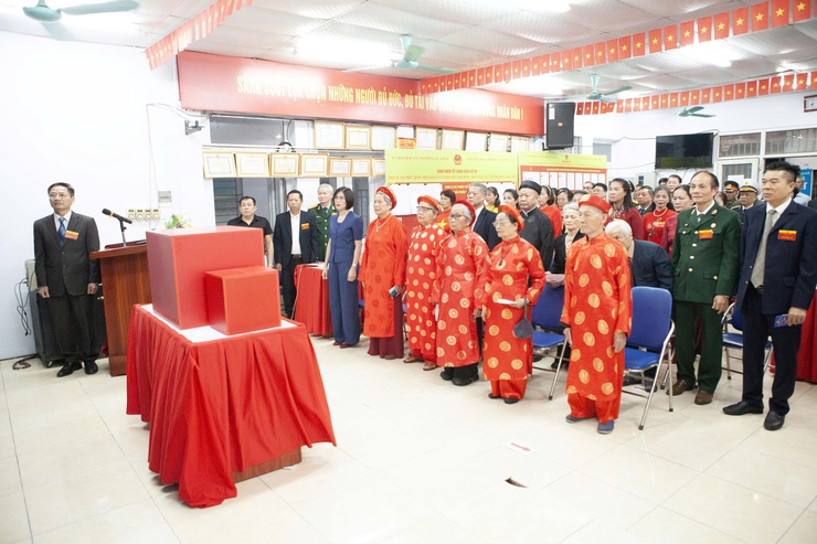 Trực tiếp: Không khí ngày hội toàn dân đi bỏ phiếu tại các điểm bầu cử trên địa bàn phường Từ Liêm- Ảnh 35.